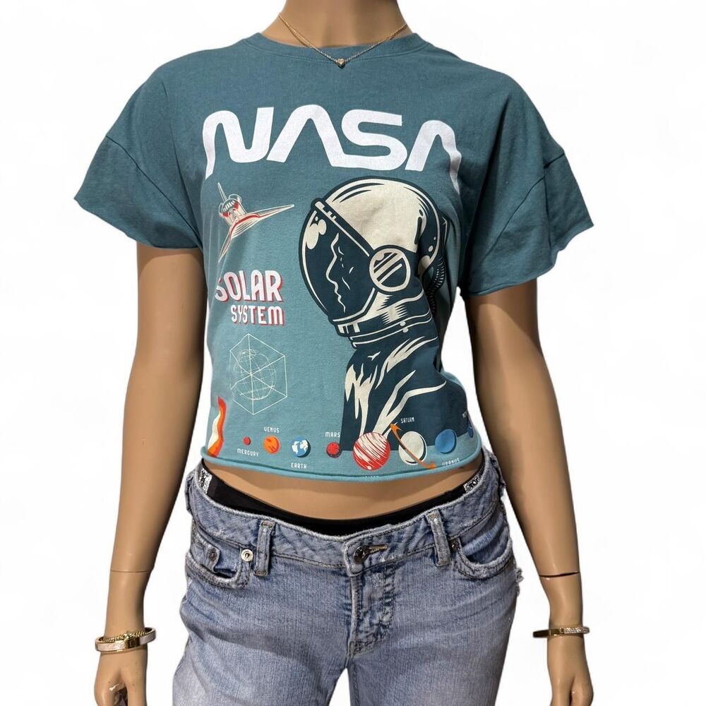 Mad Engine Cropped Graphic Tee Youth XL Women's S Astronaut Space Y2K Baby Tee